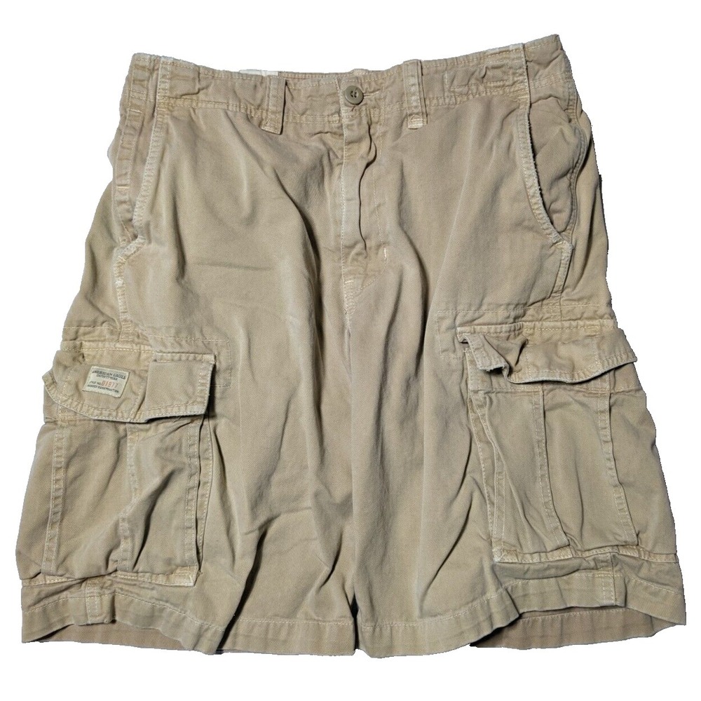 AMERICAN EAGLE Men Size 31 Khaki RUGGED CONSTRUCTION 10" Cargo Shorts